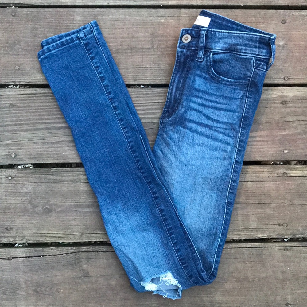 Hollister High-Rise Distressed Skinny Jeans